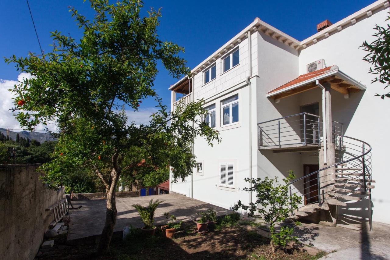 Eleonora Apartment