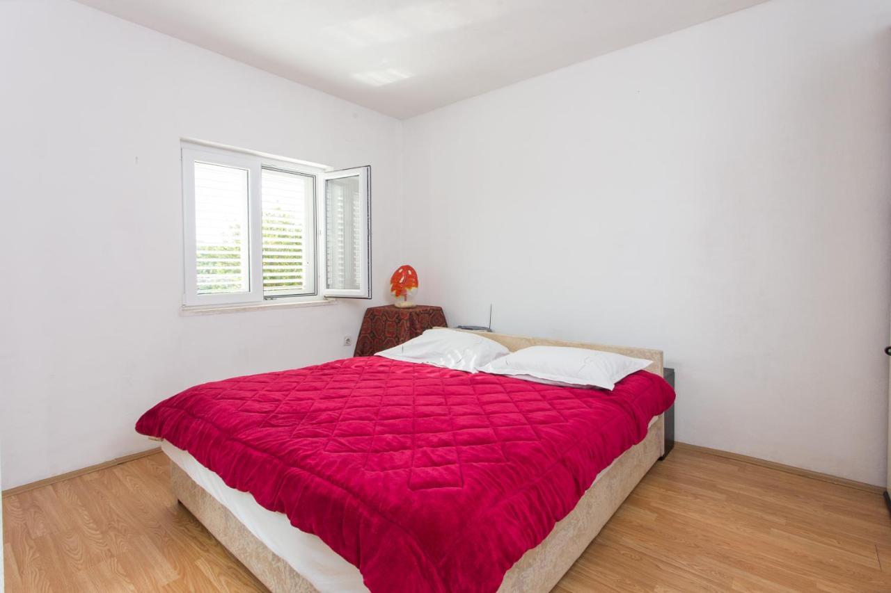 Eleonora Apartment